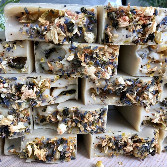 Jasmine Lavender Coconut Milk | Handcrafted Body Soap - Set of 2 bars - Picture 5 of 8